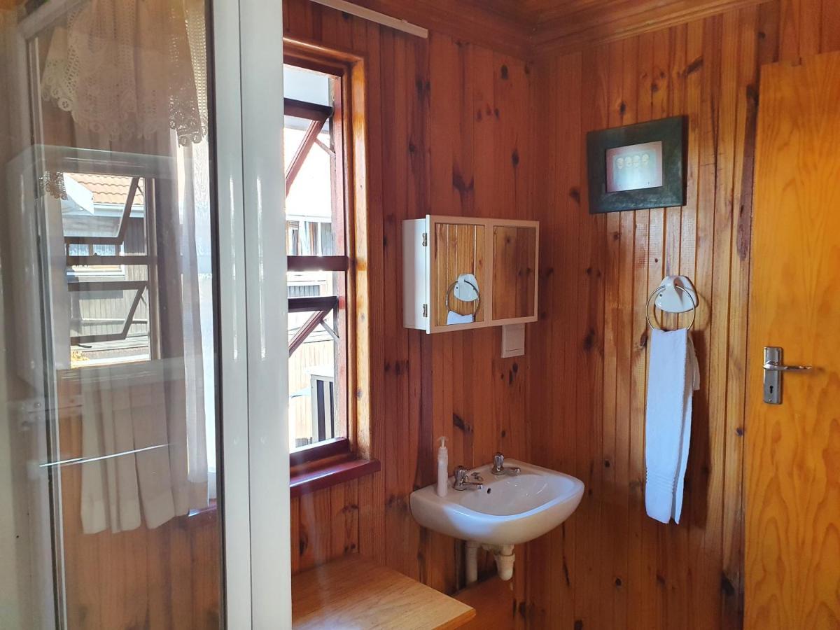 Lakeside Accommodation Knysna Exteriör bild